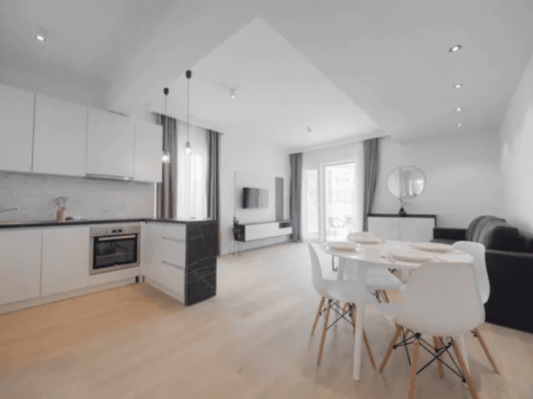 Horizon Two Bedroom Apartment Charlene